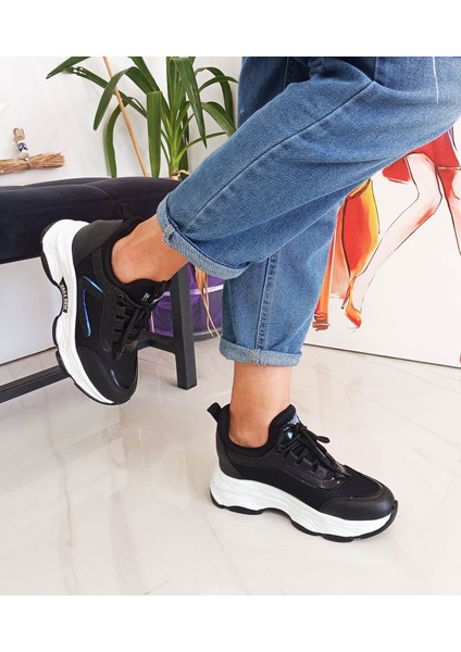 Siyah Gizli Dolgu Topuk Bağcıklı Kadın Sneakers fırsatları