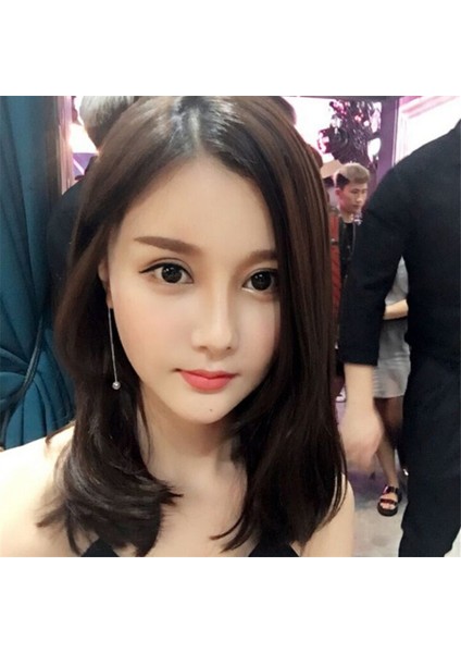 Kadın Omuz Boyu Kısa Peruk Ortadan Parçalı Kakül Orta Boy Tam Üst Saç Örtüsü (Yurt Dışından) fırsatları