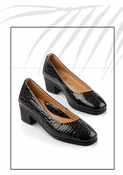Siyah Kroko Hakiki Deri Kadın Klasik Topuklu Ayakkabı K01456322303