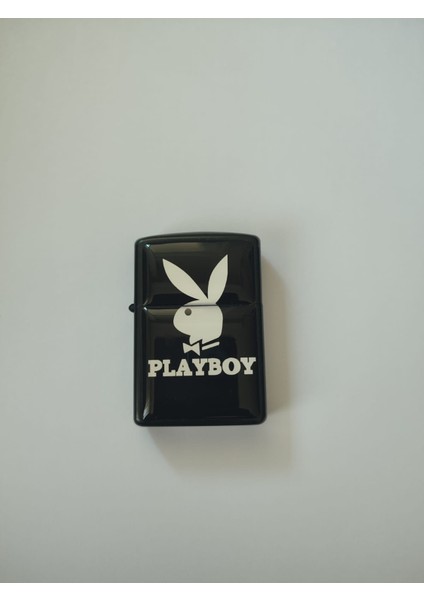 Playboy Baskılı Benzinli Çakmak fırsatları