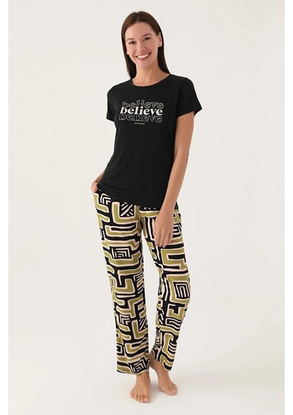 Yumuşak Dokulu Kısa Kol Kadın Pijama Takım 8817