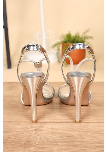Bileği Ayarlanabilir Taşlı Topuklu Ayakkabı Gümüş fiyatları