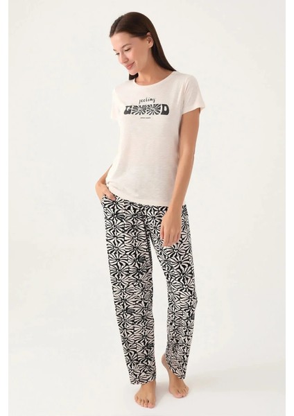 Yumuşak Dokulu Kısa Kol Kadın Pijama Takım 8787