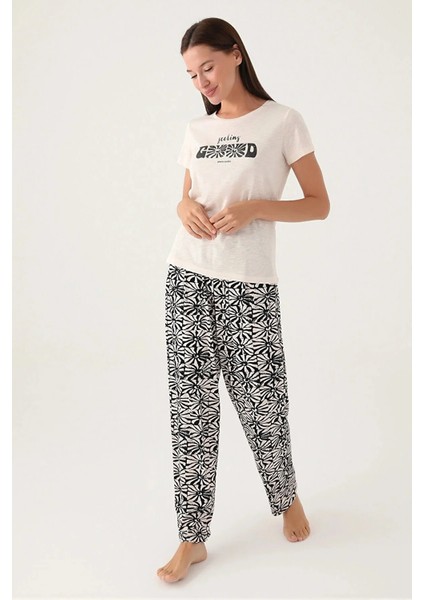 Yumuşak Dokulu Kısa Kol Kadın Pijama Takım 8787