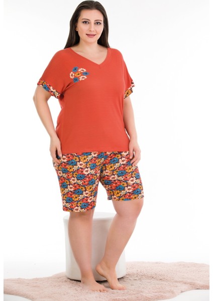 Siyah Renk ve Çiçekli Lady 10392 Büyük Beden Şortlu Pijama Takımı
