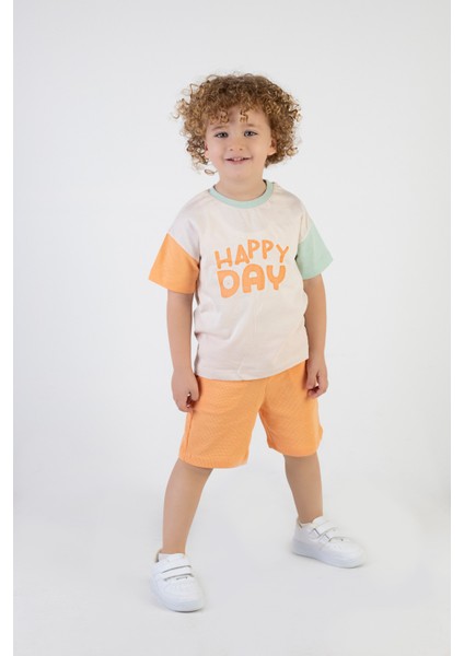 Erkek Çocuk Happy Day Baskılı Kısa Kollu Şortlu Basic Alt Üst Takım modelleri