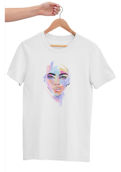 Renkli Kadın Portresi Baskılı Beyaz T-Shirt modelleri