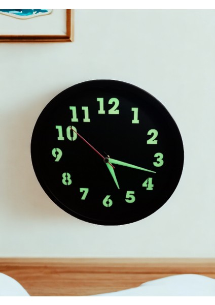 Fosforlu Gece Görünen Parlayan Siyah Duvar Saati Çap 22 cm Camsız fırsatları