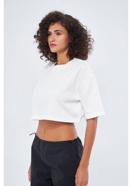 Kadın Basic Oversize Fit %100 Pamuk Bisiklet Yaka Kalın Kumaş Crop T-Shirt