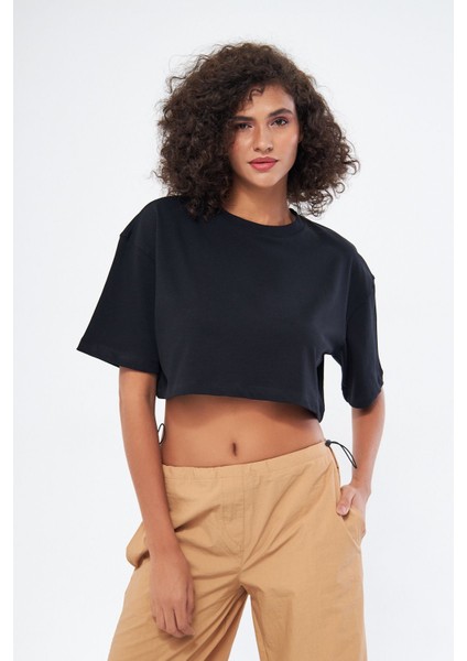 Kadın Basic Oversize Fit %100 Pamuk Bisiklet Yaka Kalın Kumaş Crop T-Shirt