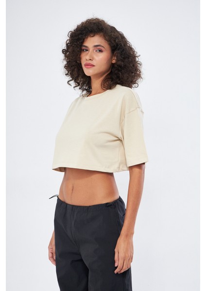 Kadın Basic Oversize Fit, %100 Pamuk Bisiklet Yaka Kalın Kumaş Crop T-Shirt