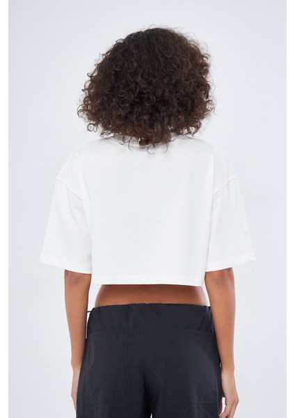 Kadın Basic Oversize Fit %100 Pamuk Bisiklet Yaka Kalın Kumaş Crop T-Shirt fiyatları