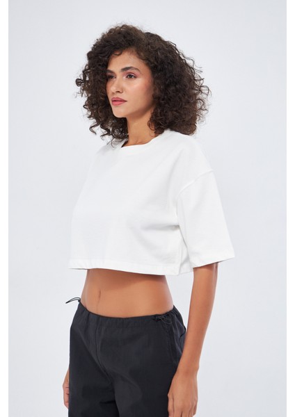 Kadın Basic Oversize Fit %100 Pamuk Bisiklet Yaka Kalın Kumaş Crop T-Shirt modelleri
