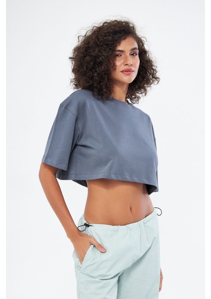 Kadın Basic Oversize Fit, %100 Pamuk Bisiklet Yaka Kalın Kumaş Crop T-Shirt