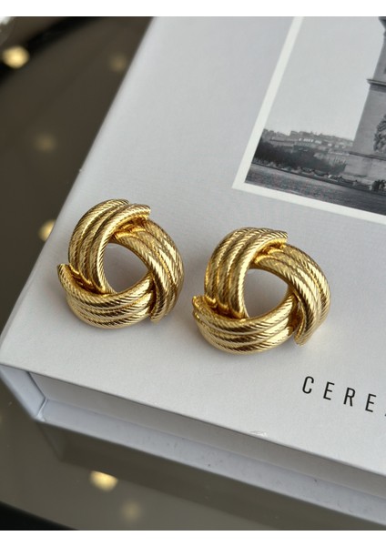 Gold Renk Işlemeli Sarmal Model Kadın Küpe modelleri