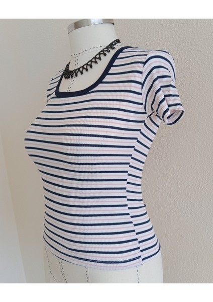 Likralı Kısa Kollu Standart Beden Body