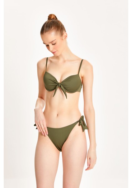 Kadın Yeşil Push Up'lı Fiyonklu Bikini Takımı 24S114ST modelleri