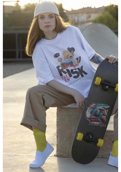 Kadın Beyaz Bisiklet Yaka Oversize Salas T-Shirt modelleri