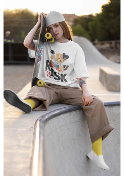 Kadın Beyaz Bisiklet Yaka Oversize Salas T-Shirt indirimleri