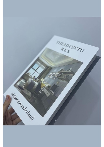 1300 The Adventures Dekoratif Kitap Kutusu