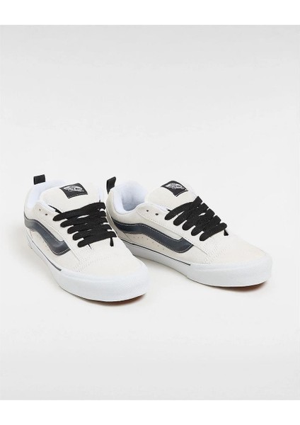 Ua Knu Skool White/Black Unisex Sneaker