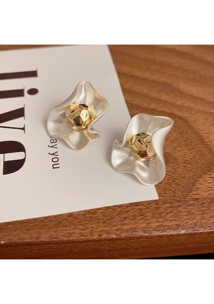 Basit Metal Petal Küpeler, Şık ve Çok Yönlü (Yurt Dışından) fiyatları