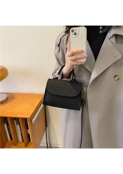 Siyah Stil Bayan Çanta Trend Çanta Retro Tasarımcı Lüks Kare Crossbody Çanta Kadın Tote Omuz Çantaları Kadınlar Için Yeni (Yurt Dışından) fırsatları
