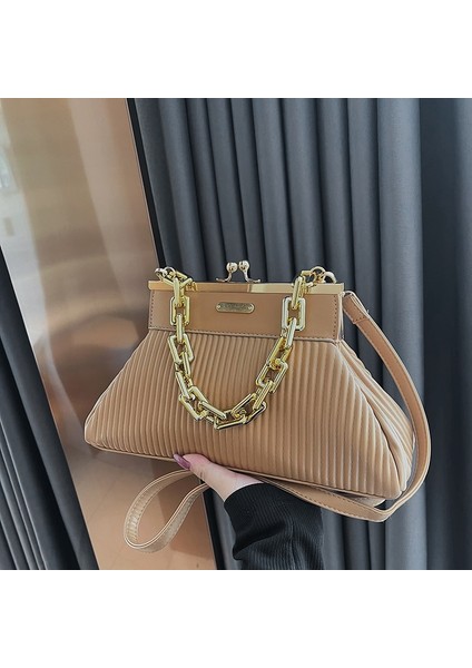 Haki Tarzı 18CMX31CMX11CM Ünlüsü Çanta Kalın Zincir Kolu ile Tasarımcı Kadınlar Için Pileli Omuz Çantası Debriyaj Çantalar Crossbody Çanta Uzun Kemer (Yurt Dışından)