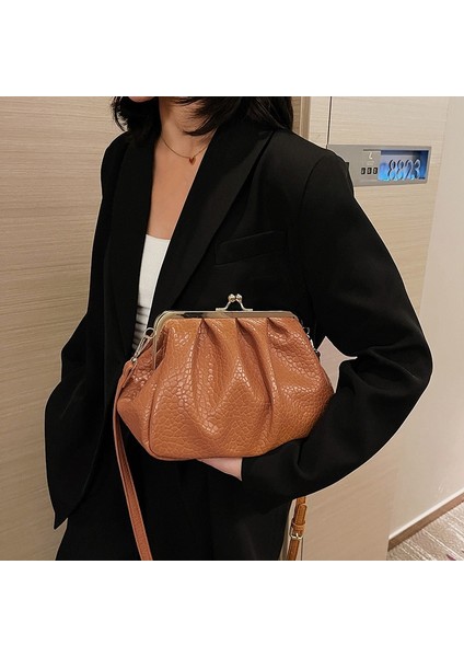 Yeşil Stil 17CM26CM10CM Kadın Pilili Kabuk Klip Crossbody Çanta Yumuşak Pu Deri Lüks Tasarımcı Çanta ve Çanta Omuz Çantası Debriyaj (Yurt Dışından) fırsatları