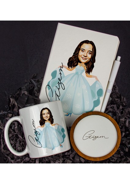 Kişiye Özel Karikatür Tasarım Defter Kalem Kupa ve Bardak Altlığı Hediye Seti 96152