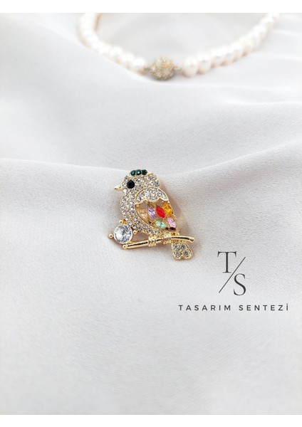 Broş Metal Rozet Serçe Taşlı Kuş Dal Küçük Yaka Kıyafet Şapka Takı Aksesuar Bird Brooch fiyatları