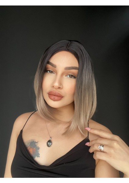 Perçemsiz Bob Kesim Tepe Kısmı Cilt Görünümlü Medikal Peruk Siyah Küllü Gri fiyatları