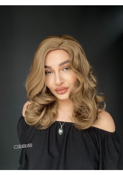 Kahkülsüz Medikal Orta Boy Dalgalı Peruk Medikal Kumral