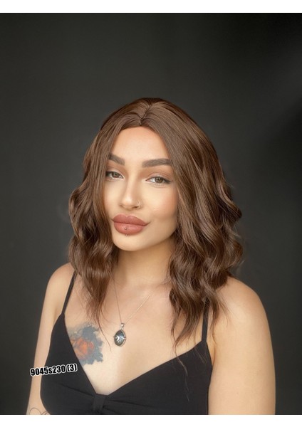 Bob Kesim Dalgalı Tepe Cilt Deri Görünümlü Medikal Peruk Perçemsiz Sıcak Kahve modelleri