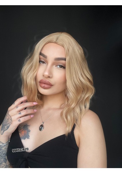 Bob Kesim Dalgalı Tepe Cilt Deri Görünümlü Medikal Peruk Perçemsiz Balköpüğü