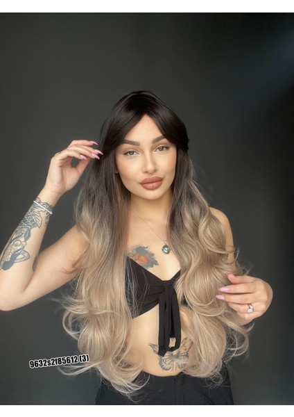 Ekstra Uzun Dalgalı Perçemli Medikal Fiber Peruk Siyah Küllü Gri modelleri