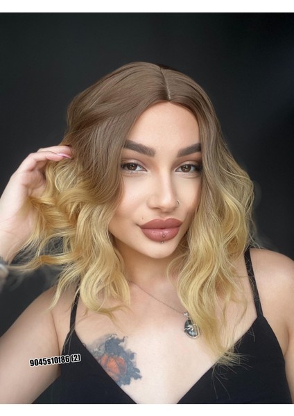 Bob Kesim Dalgalı Tepe Cilt Deri Görünümlü Medikal Peruk Perçemsiz Kumral Ombreli Koyu