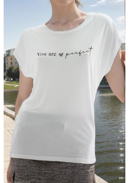 Baskılı T-Shirt Beyaz / White fiyatları