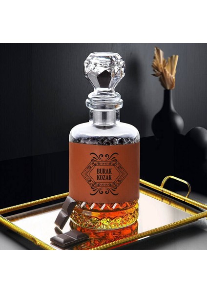 Isim ve Soy Isim Yazılı Taba Deri Kaplama Viski Şişesi