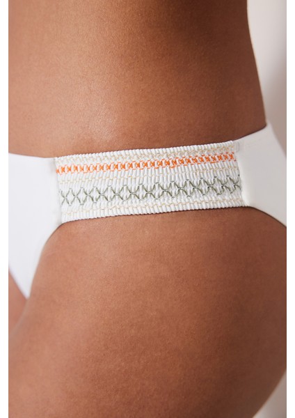 Opal Side Işlemeli Kırık Beyaz Bikini Altı modelleri