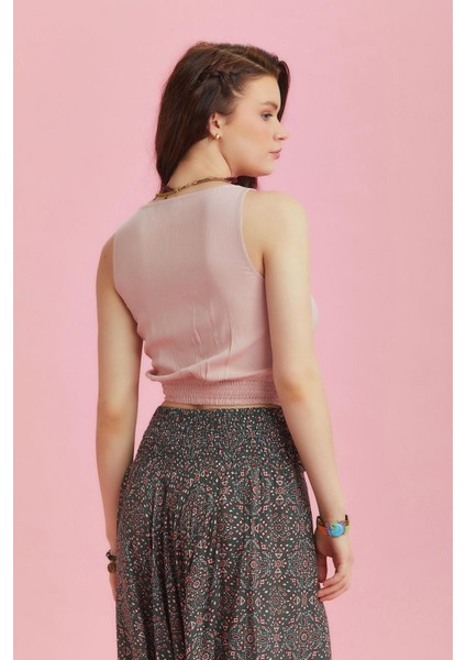 Lastikli Kolsuz Degaje Yaka Şık Crop Bluz