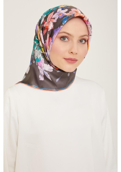 Nar Çiçeği - Antrasit Gri Çiçek Desen Tivil İpek Eşarp 9127 - 51