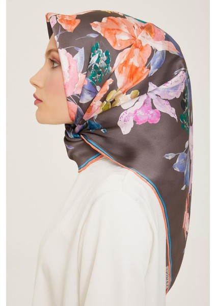 Nar Çiçeği - Antrasit Gri Çiçek Desen Tivil İpek Eşarp 9127 - 51 modelleri