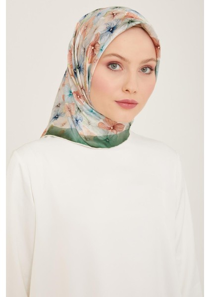 Yeşil Çiçek Desen Tivil İpek Eşarp 9108 - 84