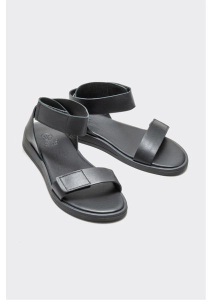 Siyah Deri Kadın Düz Sandalet fiyatları