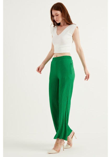 Yesil Desenli Pantalon