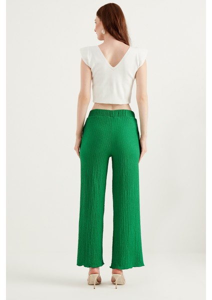 Yesil Desenli Pantalon