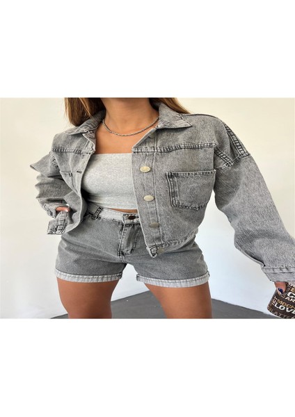 Kadın Düğmeli Çift Cepli Crop Denim Ceket