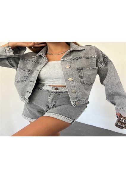 Kadın Düğmeli Çift Cepli Crop Denim Ceket