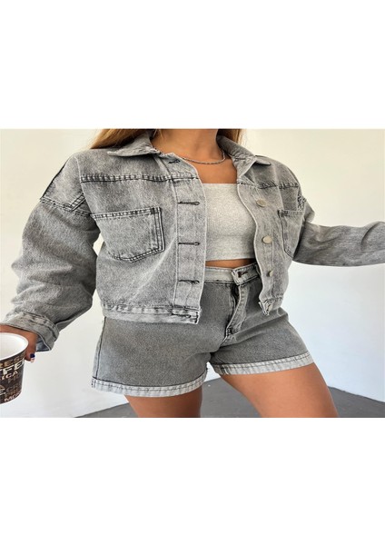 Kadın Düğmeli Çift Cepli Crop Denim Ceket